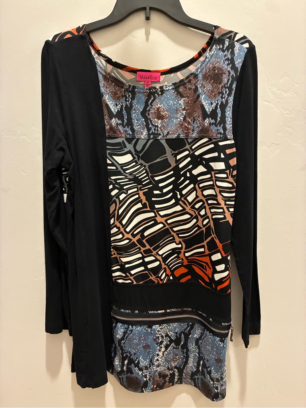 MagRina Black Mixed-Print Long Sleeve Tunic Top - Black & Blue